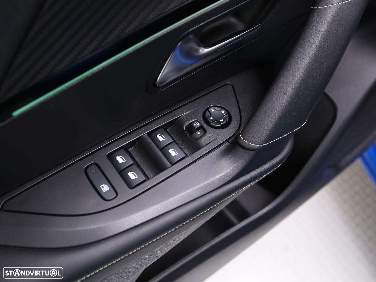 Peugeot e-2008 50 kWh GT - 17