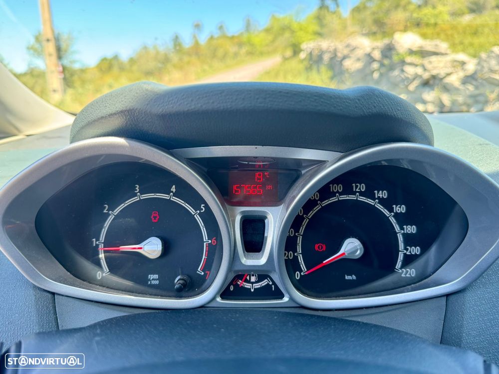 Ford Fiesta 1.25 Titanium - 24