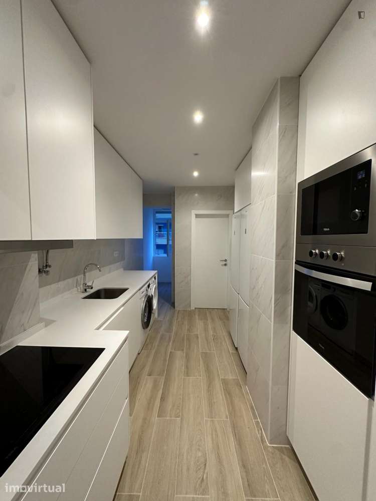 Quarto - localizado em Almada Lisbon - Grande imagem: 4/19