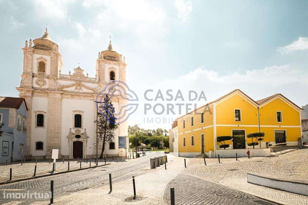 Edifício Hoteleiro Exclusivo à Venda no Centro Histórico de Leiria - Grande imagem: 2/45