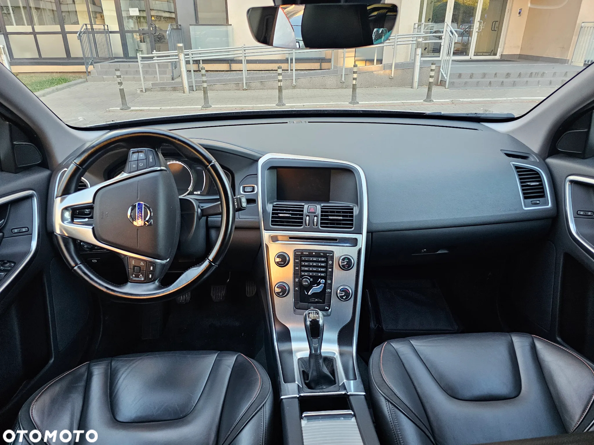 Volvo XC 60 D3 Drive-E Ocean Race - 18