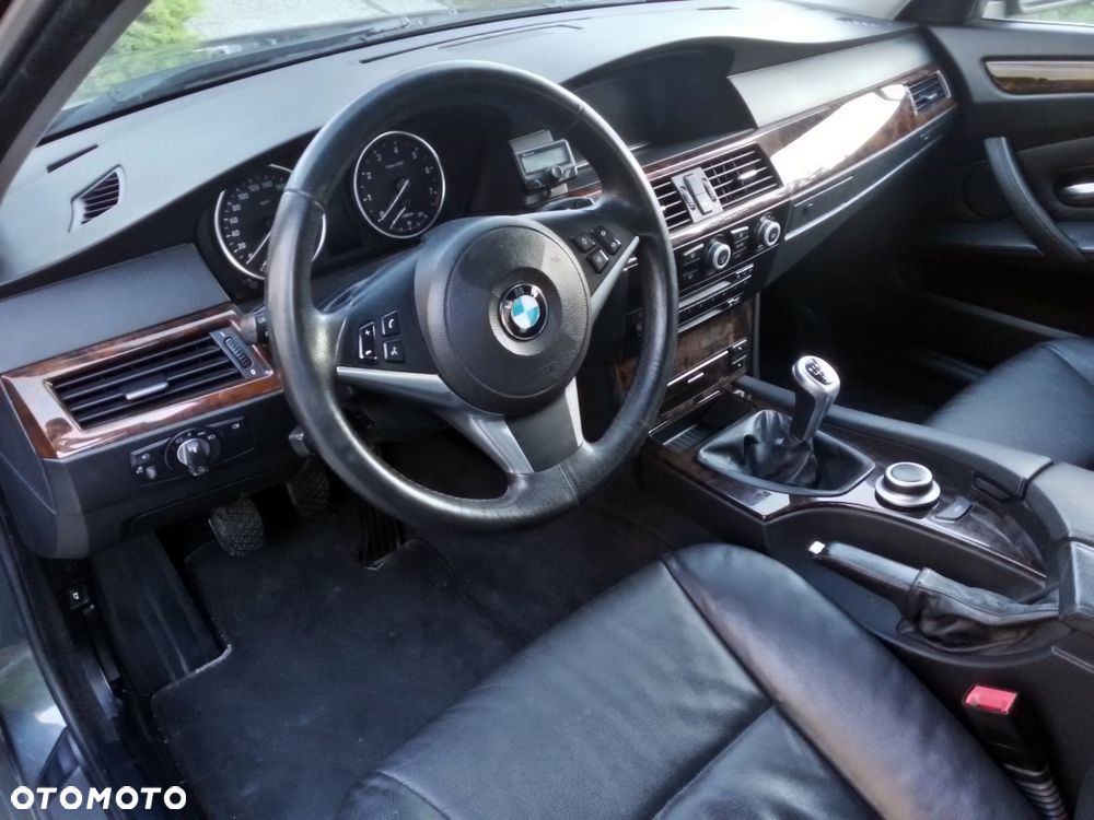 BMW Seria 5 525i Edition Sport - 4