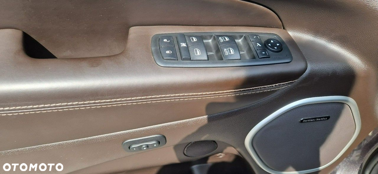 Jeep Grand Cherokee - 33