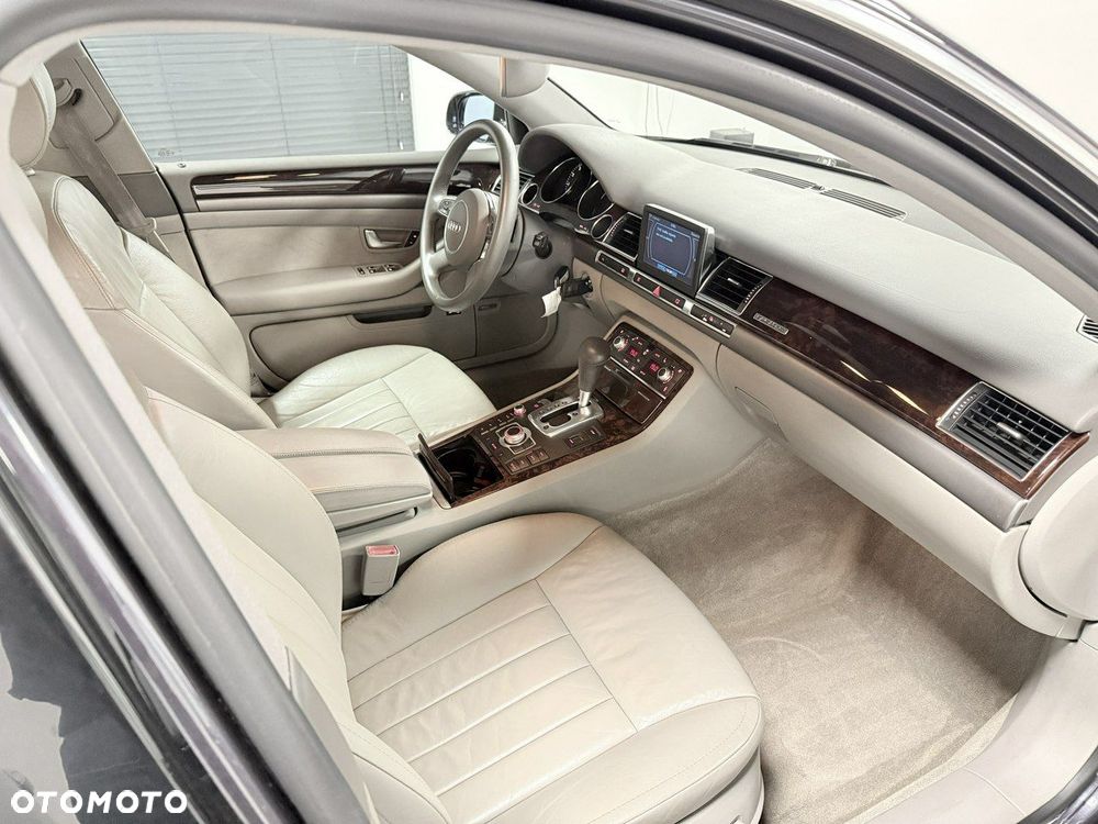 Audi A8 4.2 Quattro - 18
