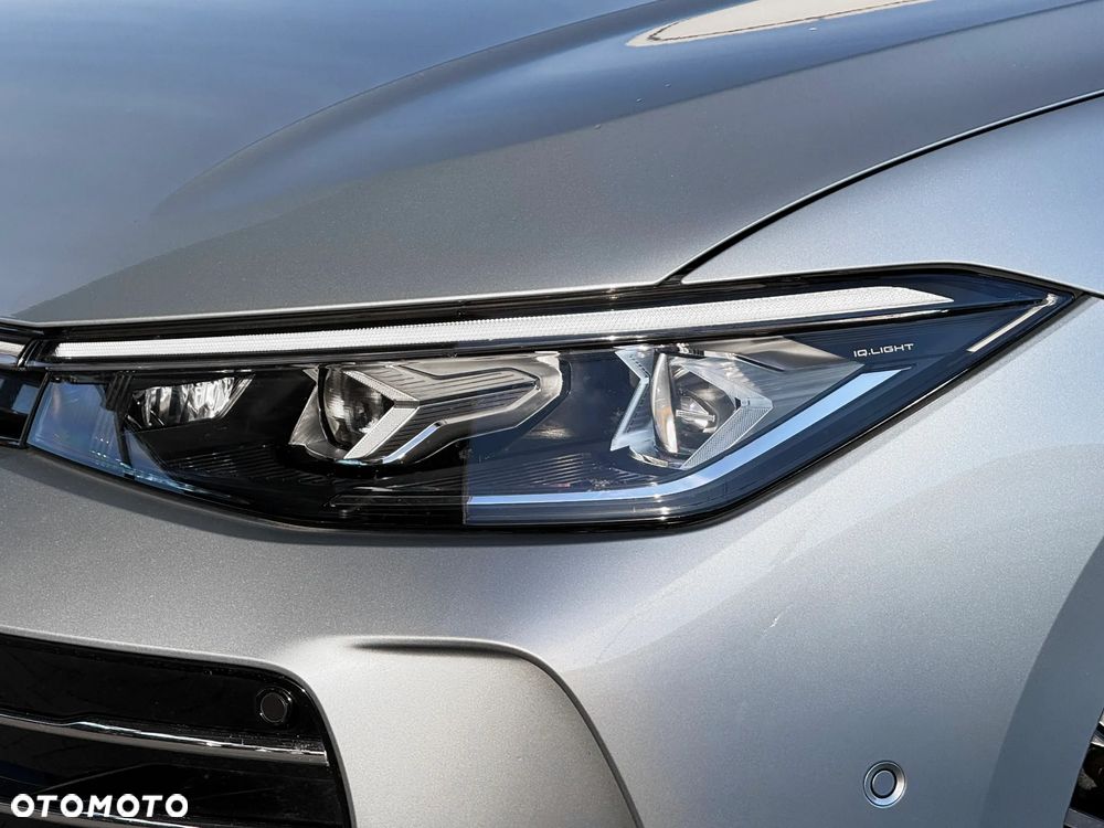 Volkswagen Passat 2.0 TDI SCR Elegance DSG - 8