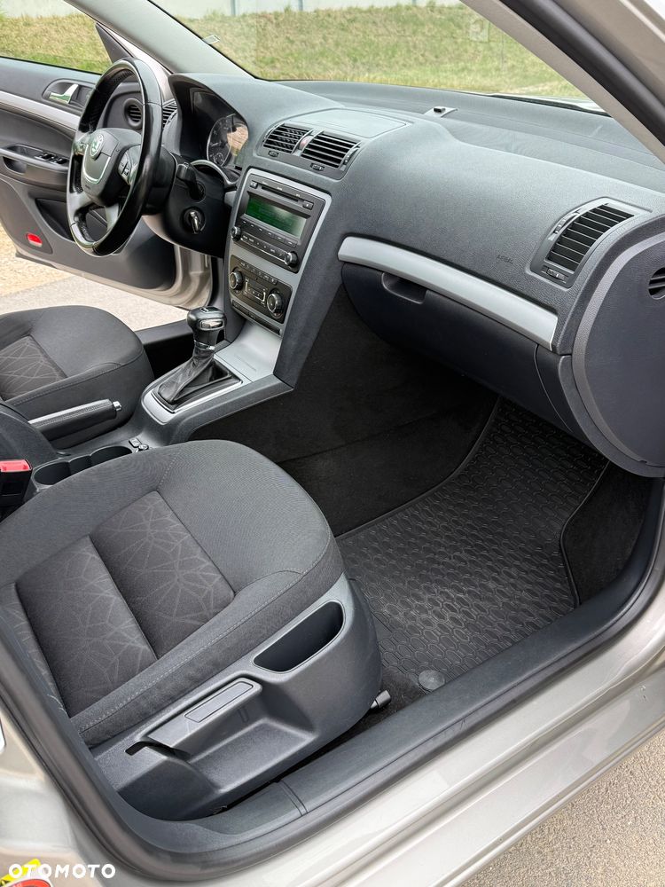 Skoda Octavia 1.4 TSI Family DSG - 5