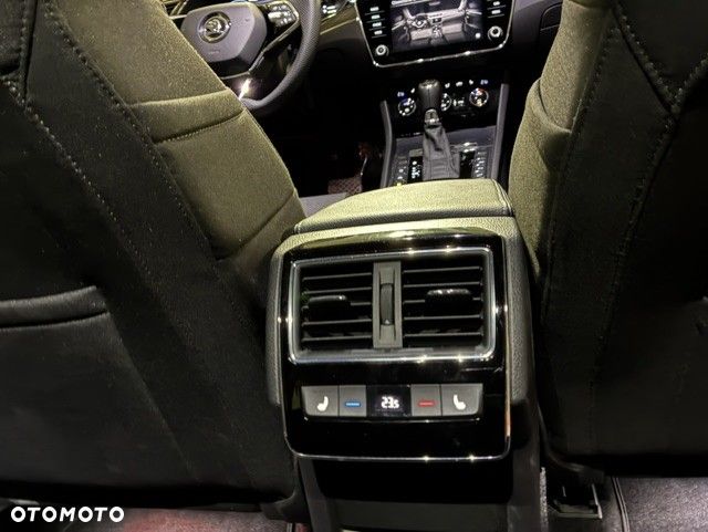 Skoda Superb 2.0 TDI SCR Ambition DSG - 28