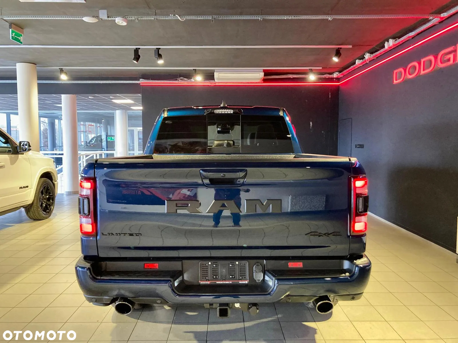 Dodge RAM 1500 5.7 4x4 - 6