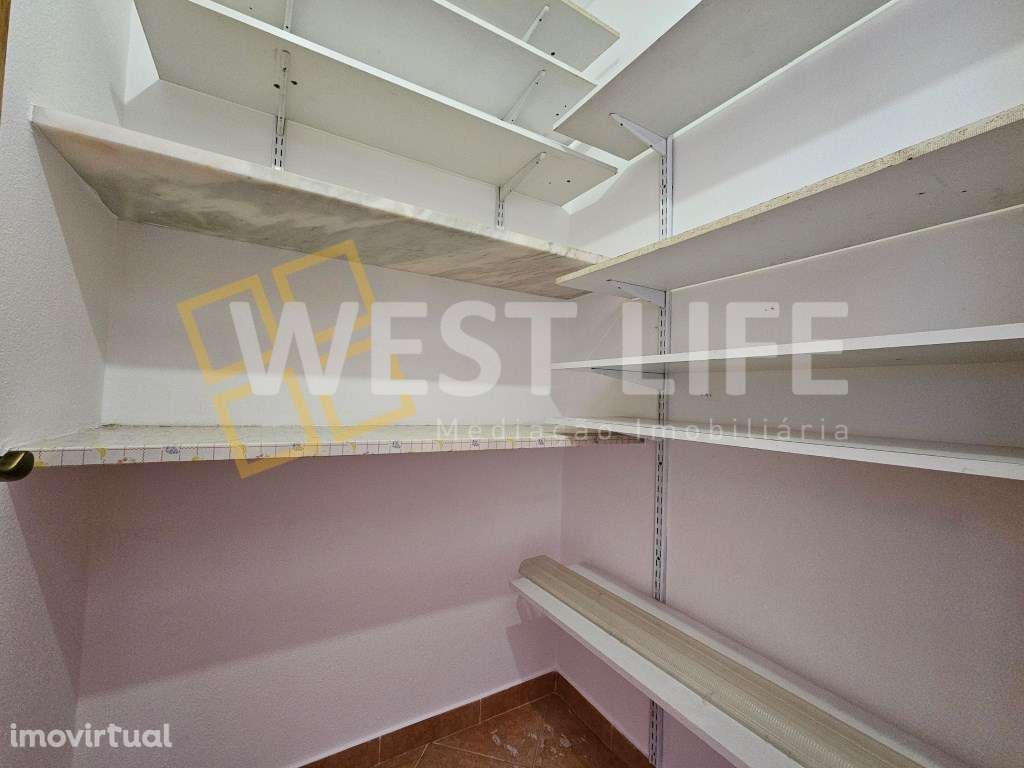 Apartamento T2 em excelente estado de conservação - Venda do Pinheiro - Grande imagem: 5/22