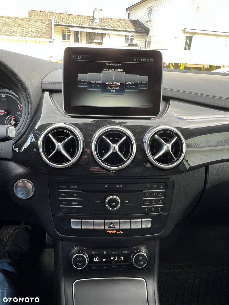 Mercedes-Benz Klasa B (Electric Drive) 250 e - 12