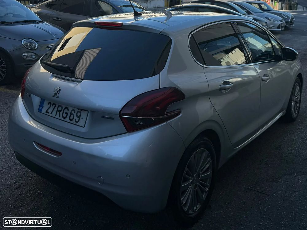 Peugeot 208 1.2 VTi Allure - 6
