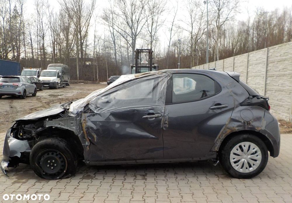 Toyota Yaris - 11