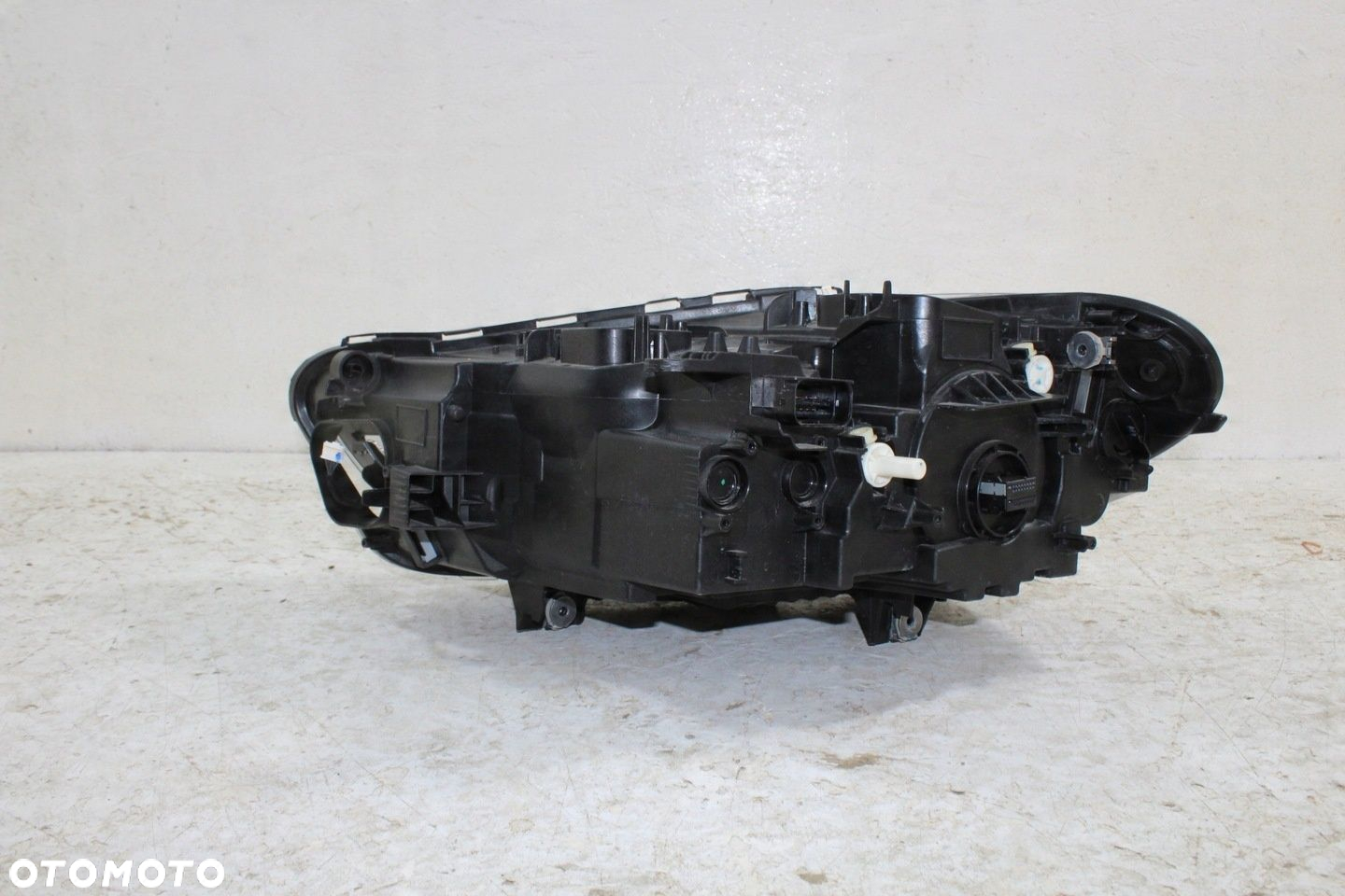 BMW x1 F48 lampa prawa przód Full Led 7472220 - 6