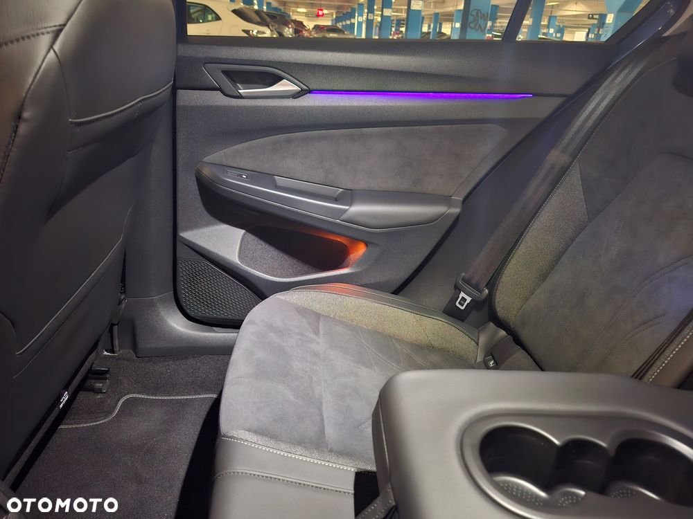 Volkswagen Golf 1.5 TSI Special Edition - 29