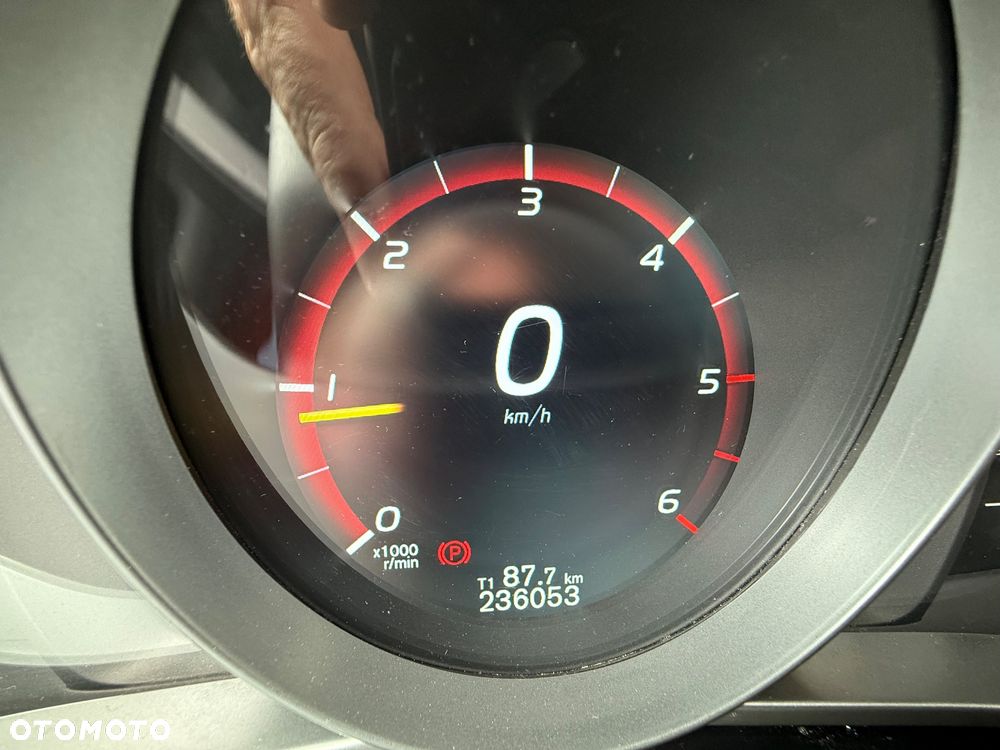 Volvo V40 D4 Momentum - 14