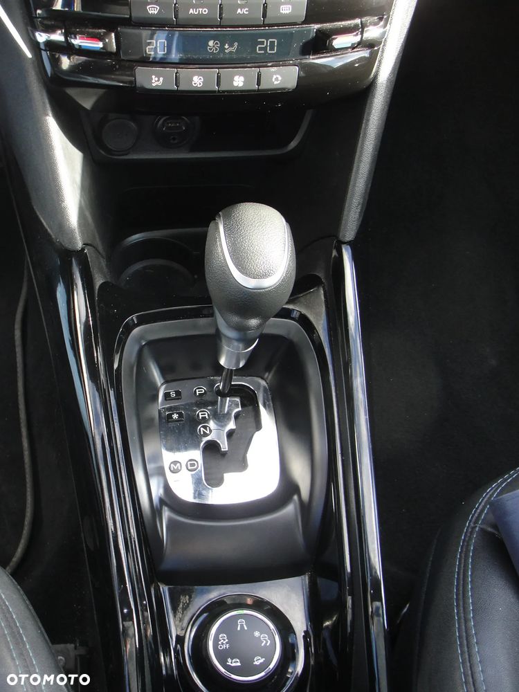 Peugeot 2008 PureTech 110 Stop&Start EAT6 Crossway - 17