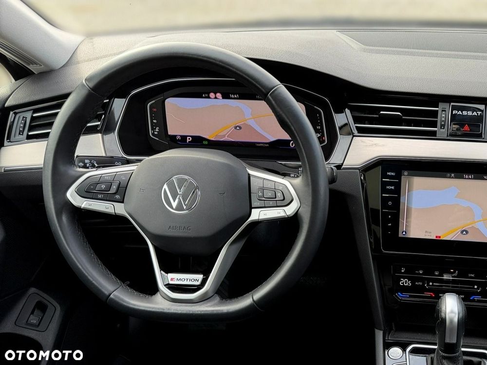 Volkswagen Passat - 17