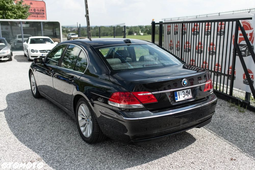 BMW Seria 7 750i - 4