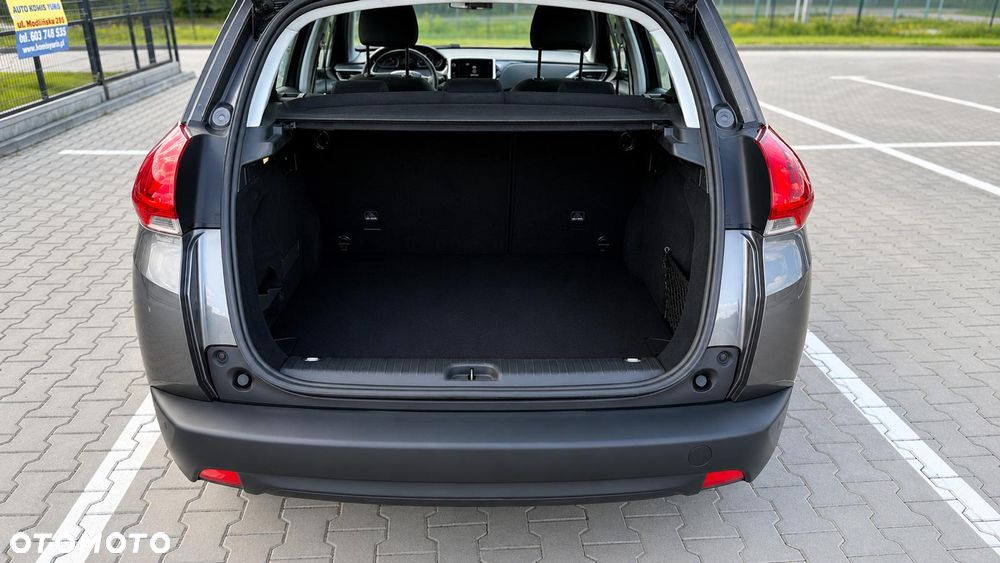 Peugeot 2008 1.2 Pure Tech Style S&S - 10