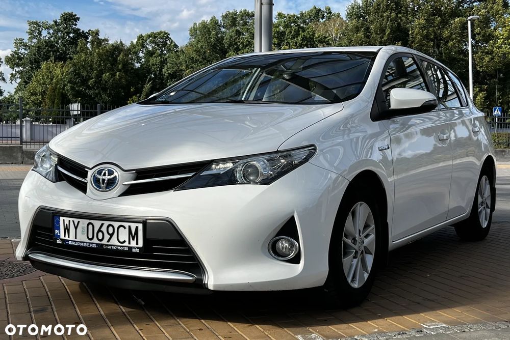 Toyota Auris 1.8 HSD Luna