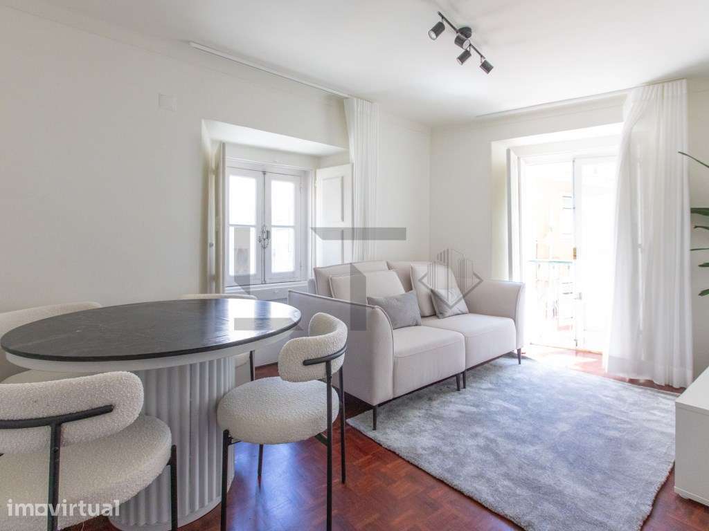 Apartamento T2 com Yield de 5,6% à Venda nas Portas do Sol, Alfama ... - Grande imagem: 2/21