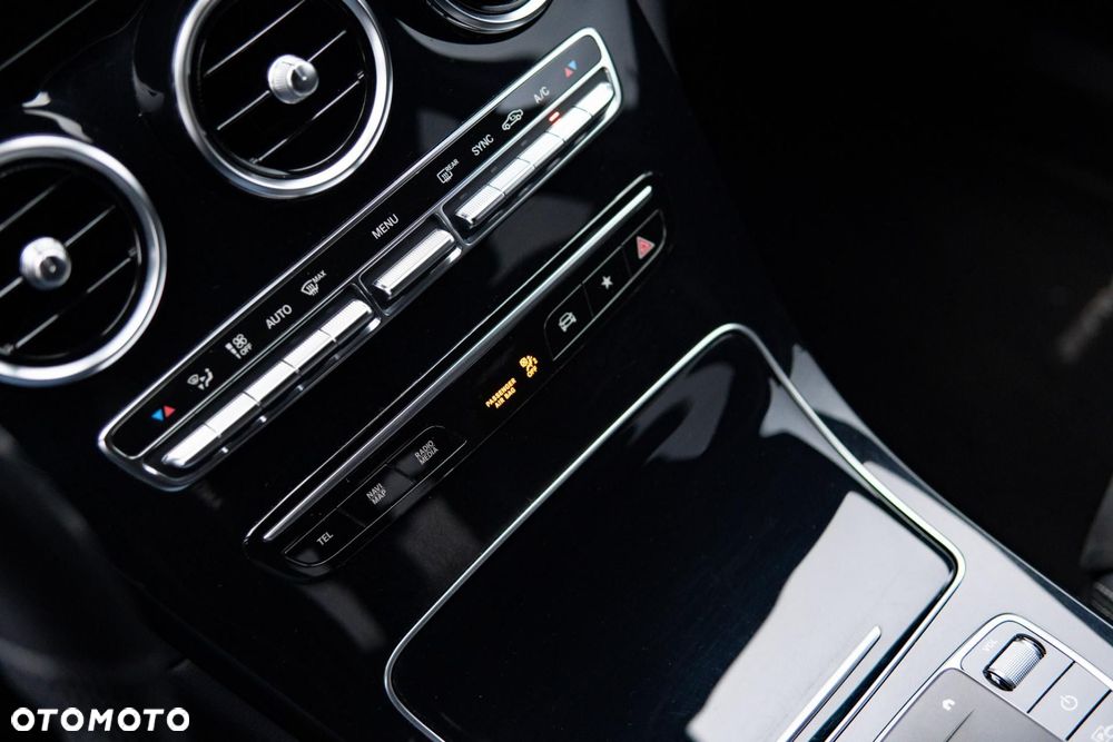 Mercedes-Benz GLC 300 4Matic 9G-TRONIC AMG Line - 36