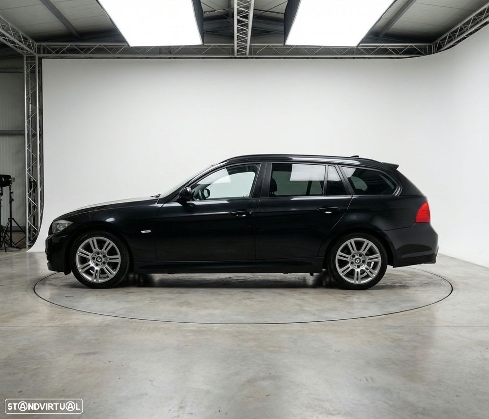 BMW 320 d xDrive Pack M - 4