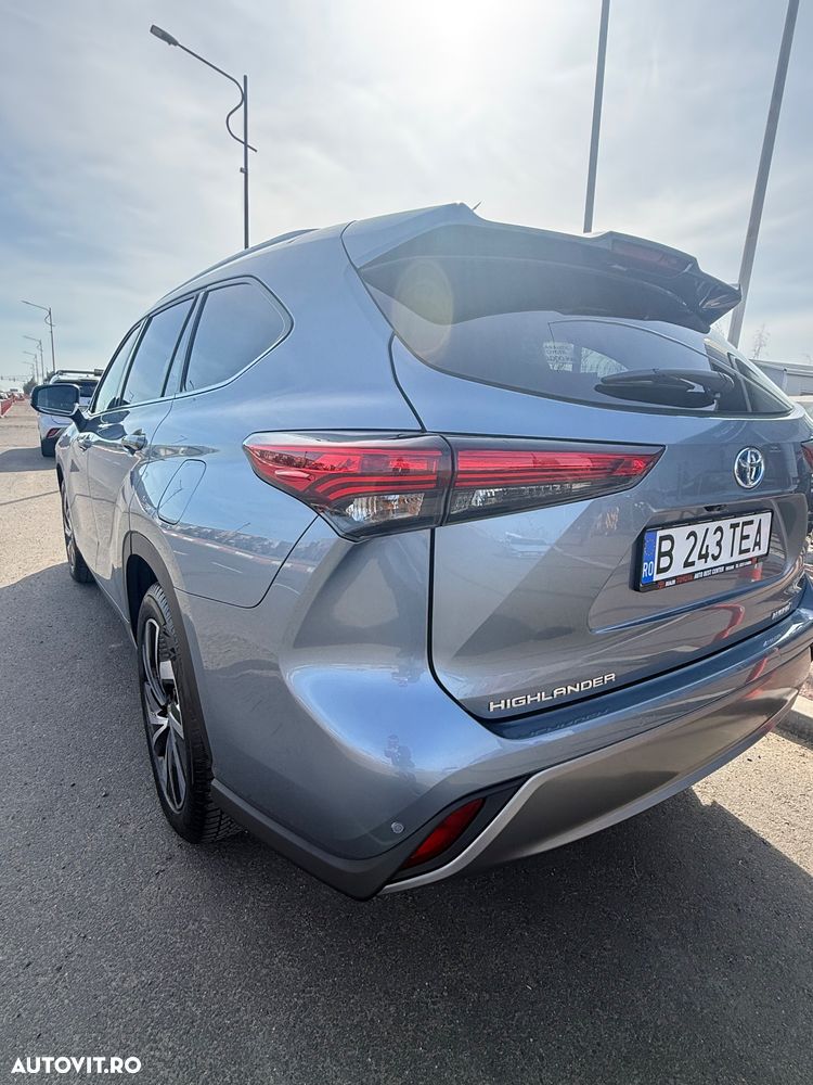 Toyota Highlander 2.5 Hybrid Luxury - 7
