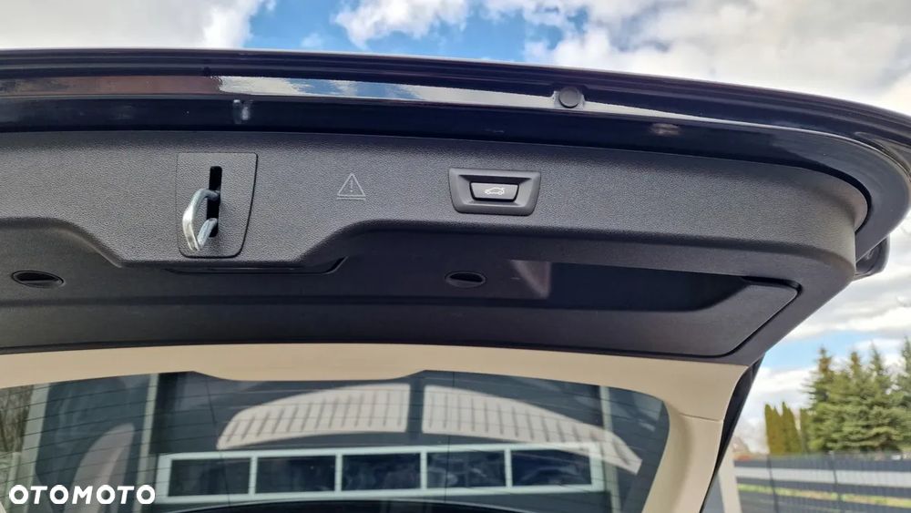 BMW Seria 5 530d Touring Sport Line - 17