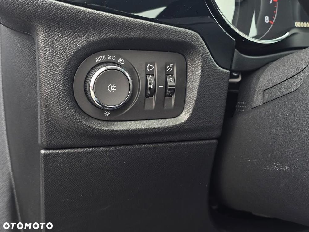 Opel Corsa 1.2 T mHEV GS eDCT - 11