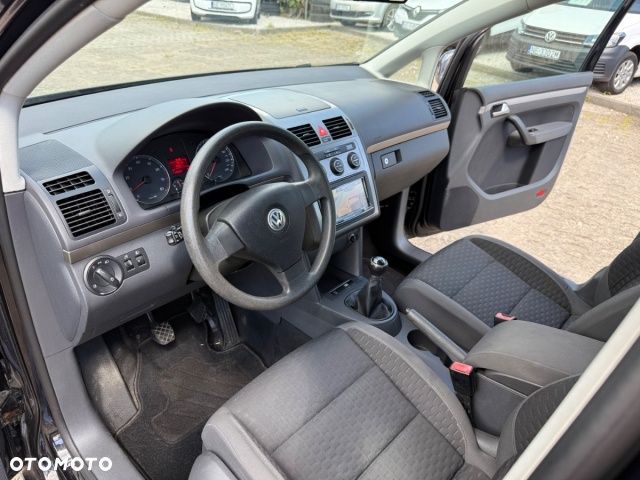 Volkswagen Touran - 17