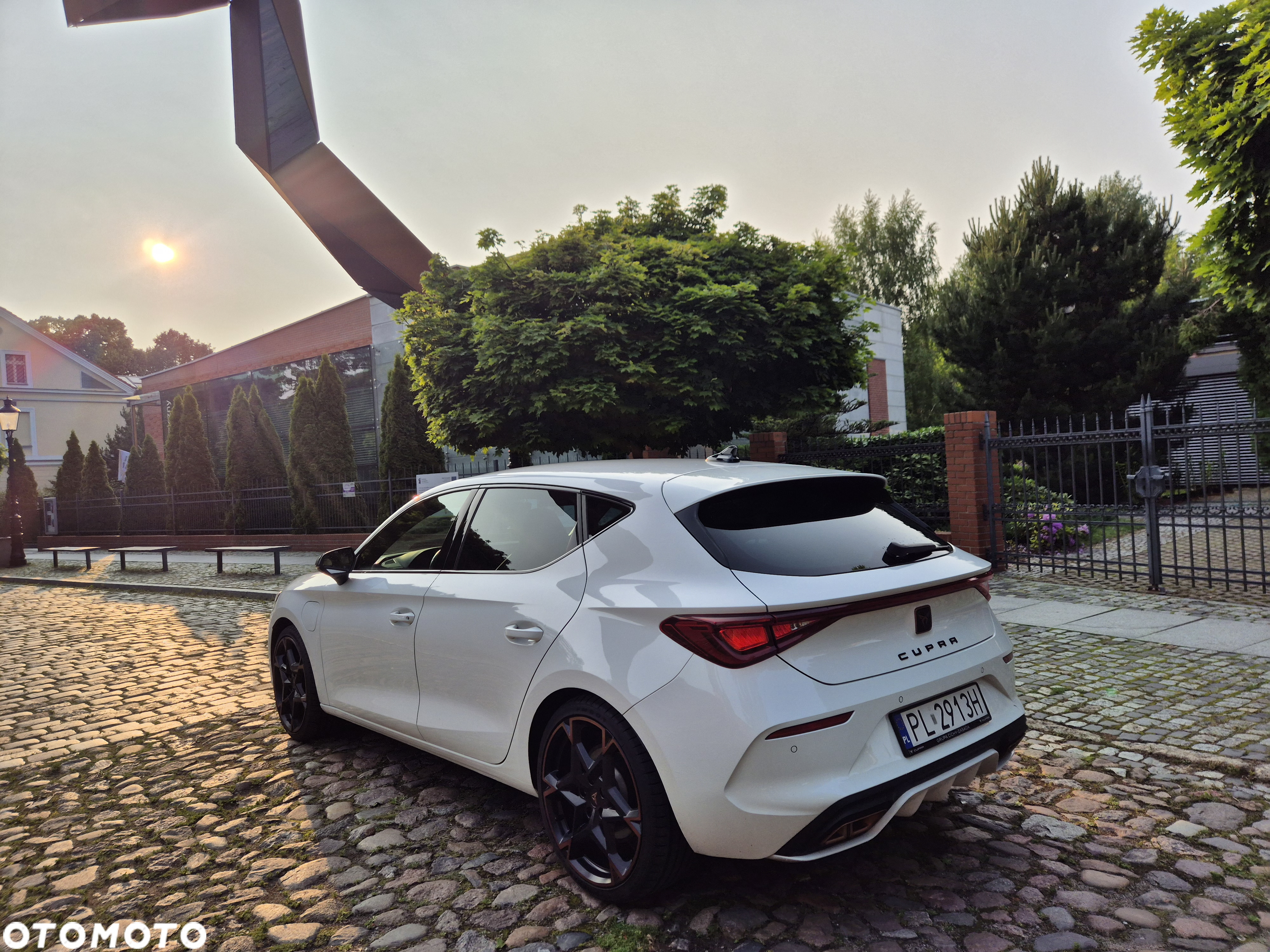 Cupra Leon 1.4 e-Hybrid (180 kW System) - 3