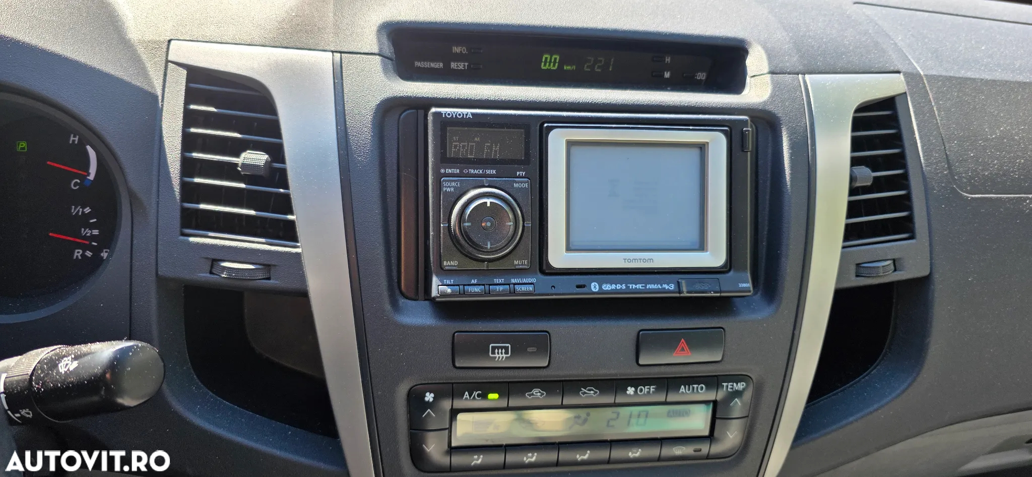 Toyota Hilux 4x4 Cabina Dubla Style+ Aut. - 16