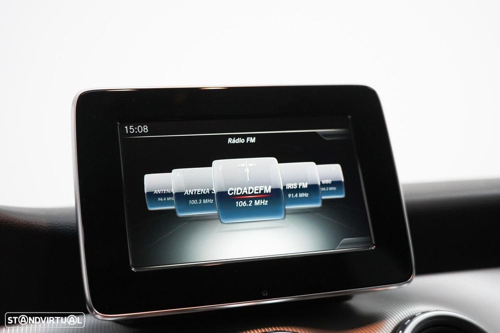 Mercedes-Benz GLA 180 CDI Urban - 12