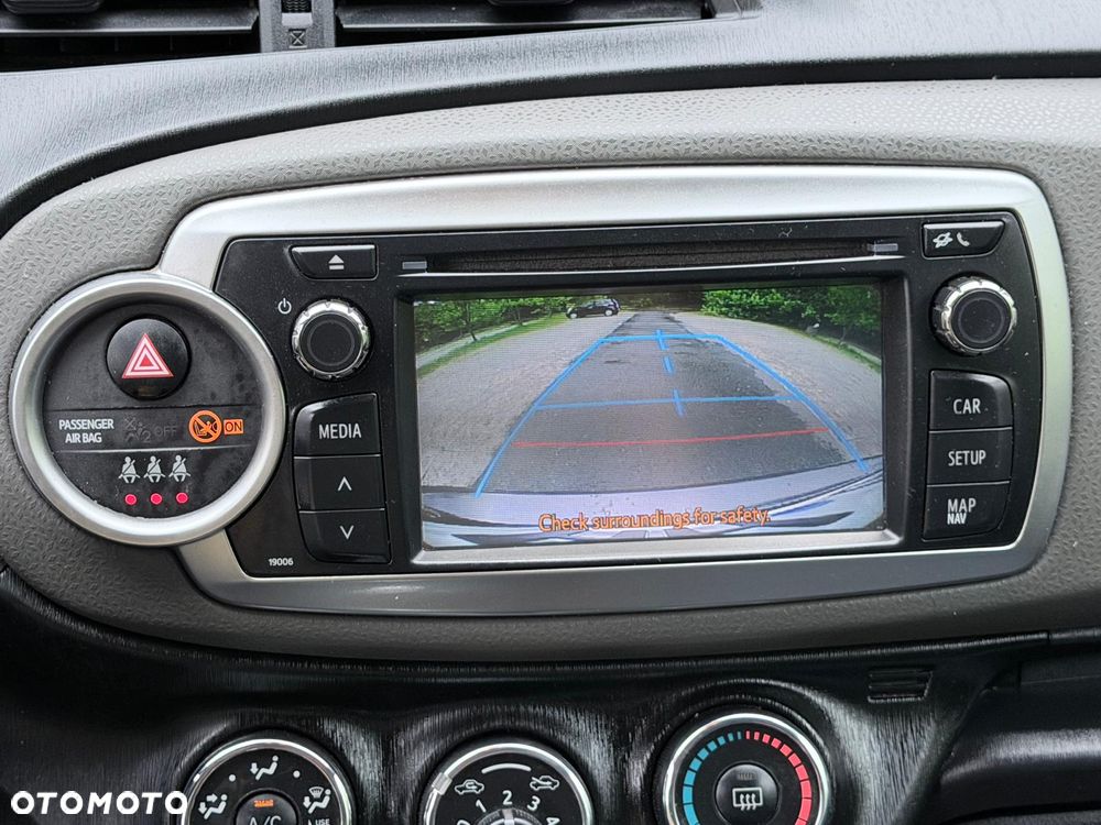 Toyota Yaris 1.33 Premium - 16