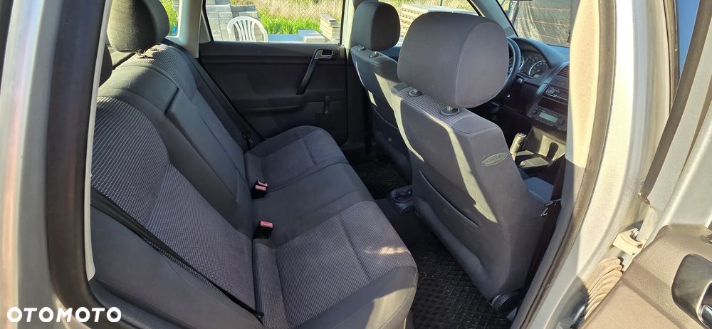 Volkswagen Polo 1.9 TDI Highline - 11