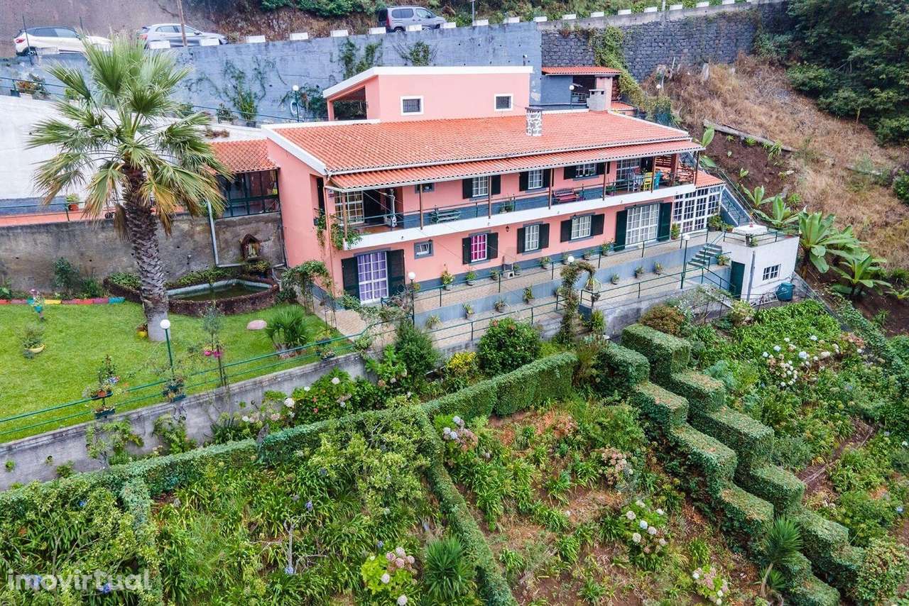 Moradia Típica na Eira do Serrado – 2300 m2 área total de Charme e Tra - Grande imagem: 2/31