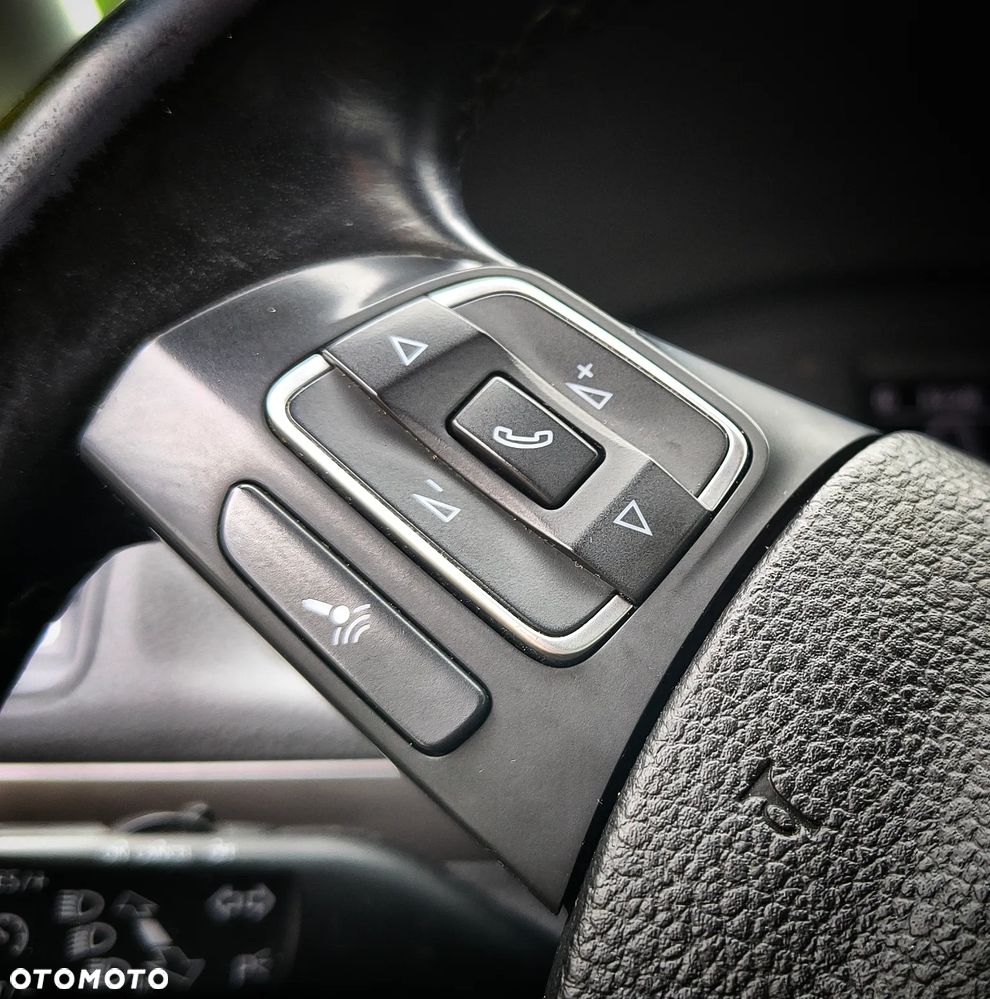 Volkswagen Touran 2.0 TDI DPF Cross - 21