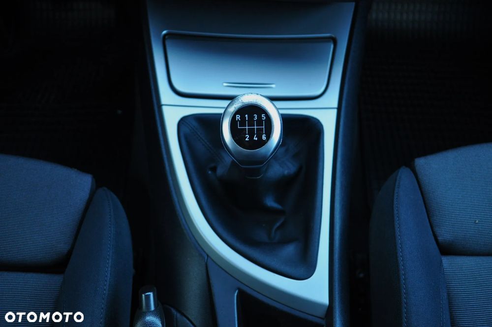 BMW Seria 1 118d - 14