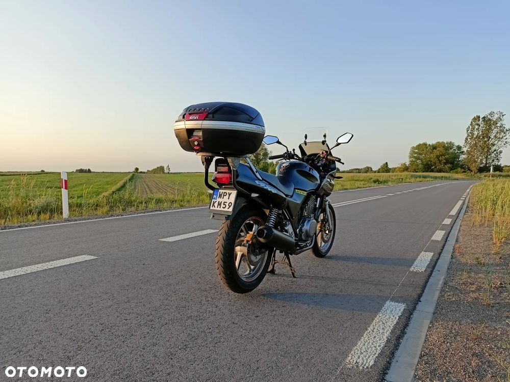Honda CB - 4