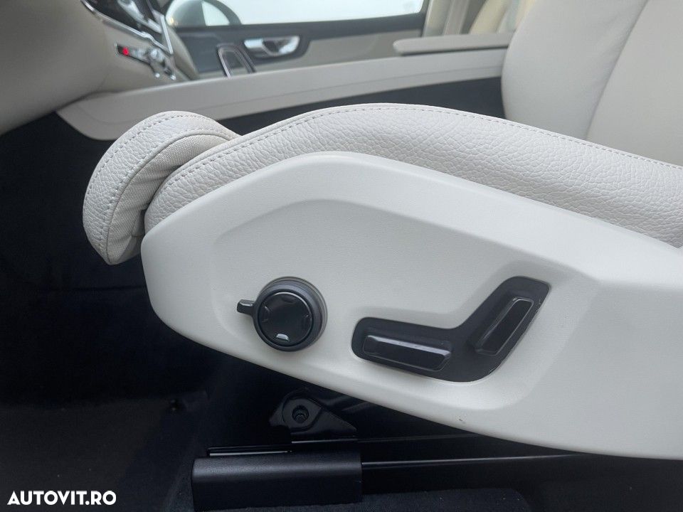 Volvo XC 60 T8 AWD AT PHEV Plus Bright - 19