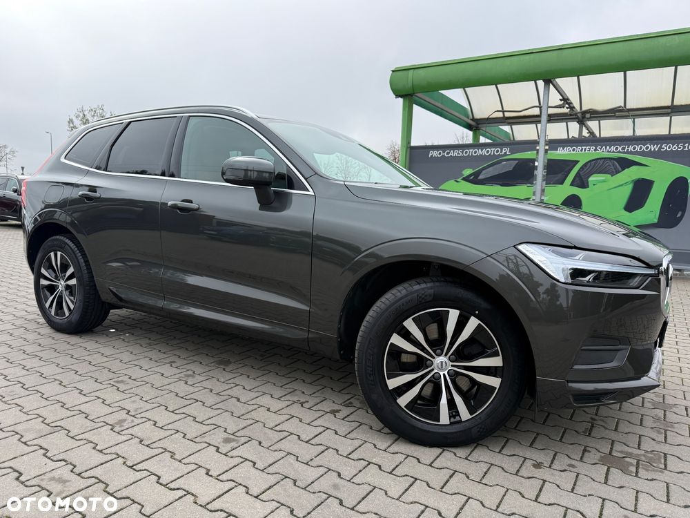 Volvo XC 60 B4 B Geartronic Momentum Pro - 4