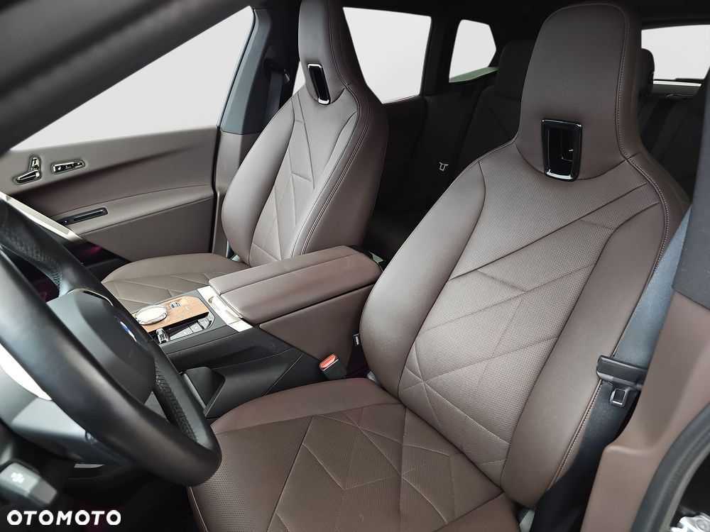 BMW iX xDrive40 76.6kWh - 16