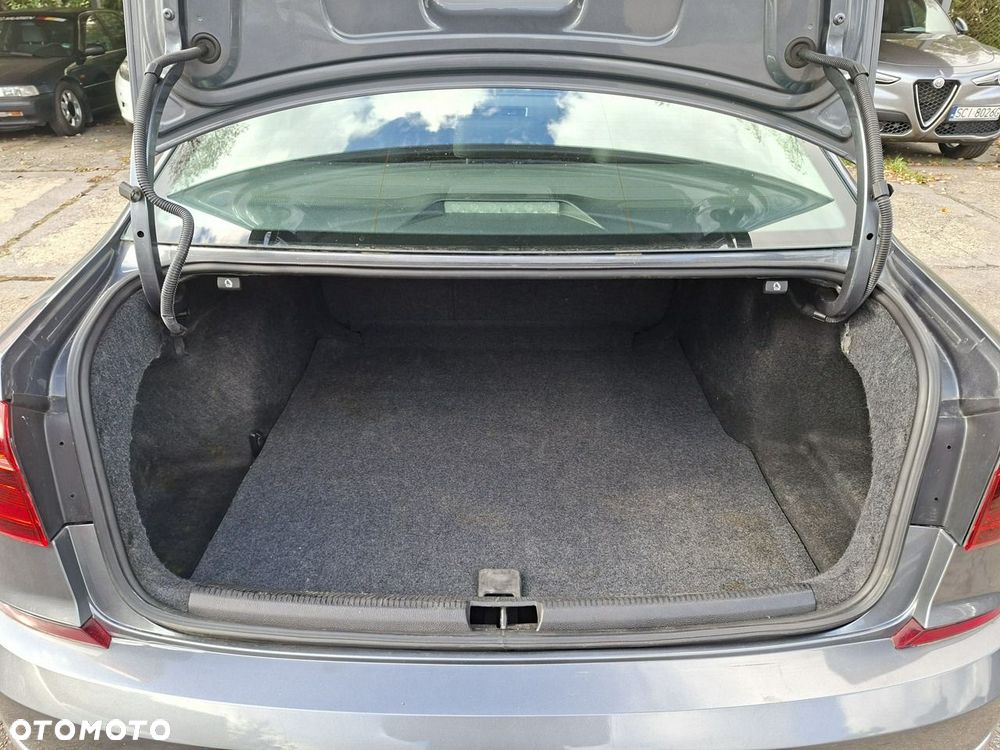 Volkswagen Passat - 28