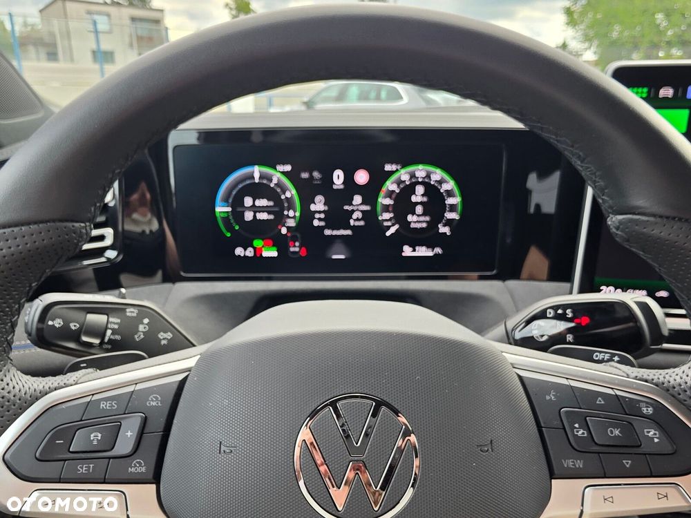 Volkswagen Tiguan - 19