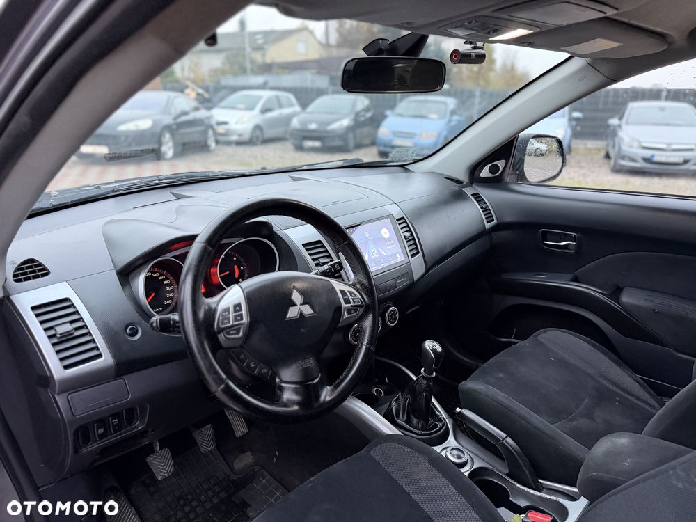 Mitsubishi Outlander - 7