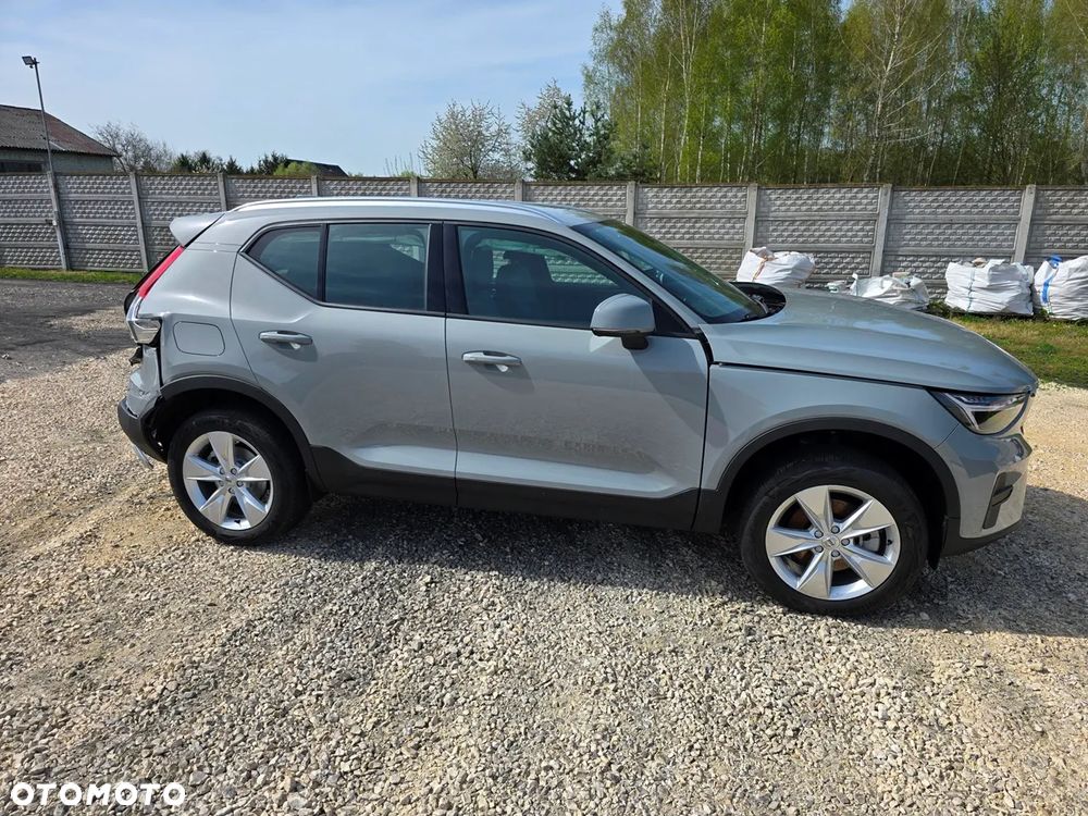 Volvo XC 40 B3 Essential - 4