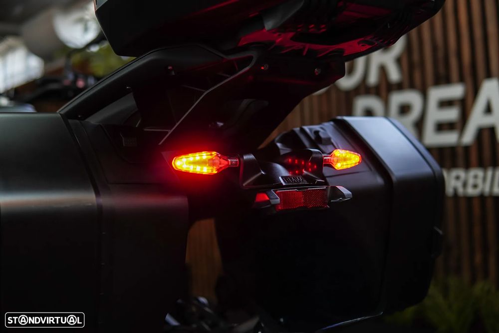 BMW R 1300 GS TRIPLE BLACK C/RODAS RAIOS DOURADAS - 57