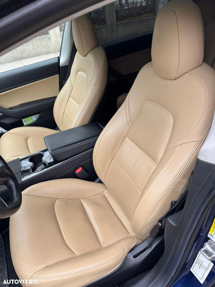Tesla Model 3 - 11