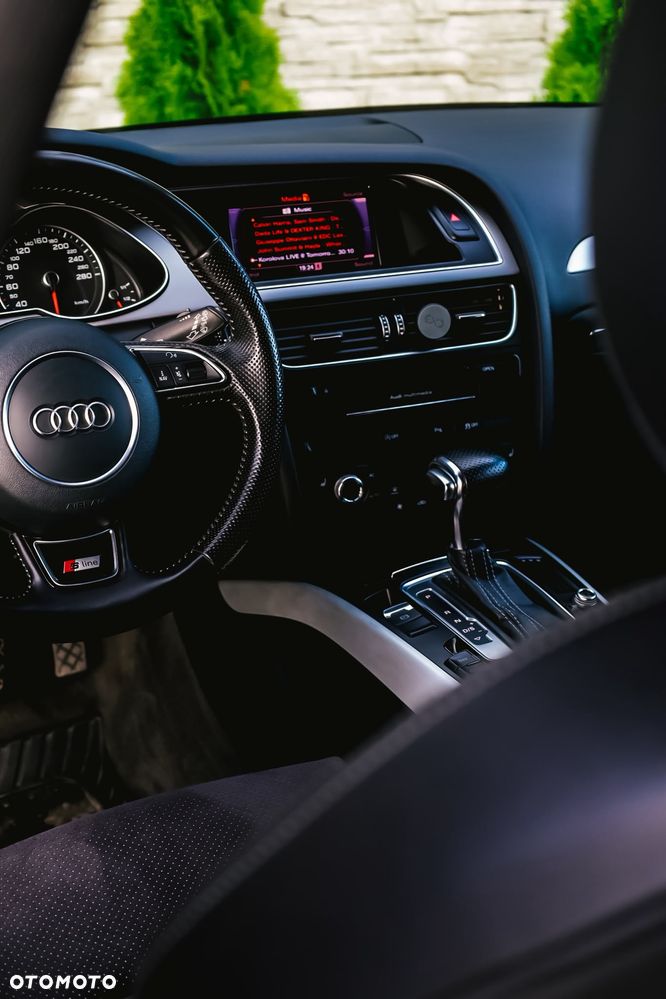 Audi A4 Avant 2.0 TDI Quattro Line S tronic - 8